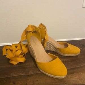 * SOLD* Mustard Wedges